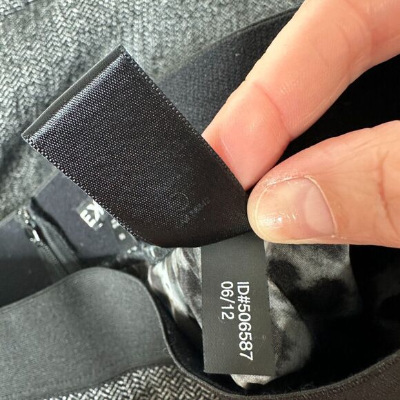 Express Black & White Houndstooth Back Zip and Slit Lined Pencil Skirt 00 - Picture 9 of 11